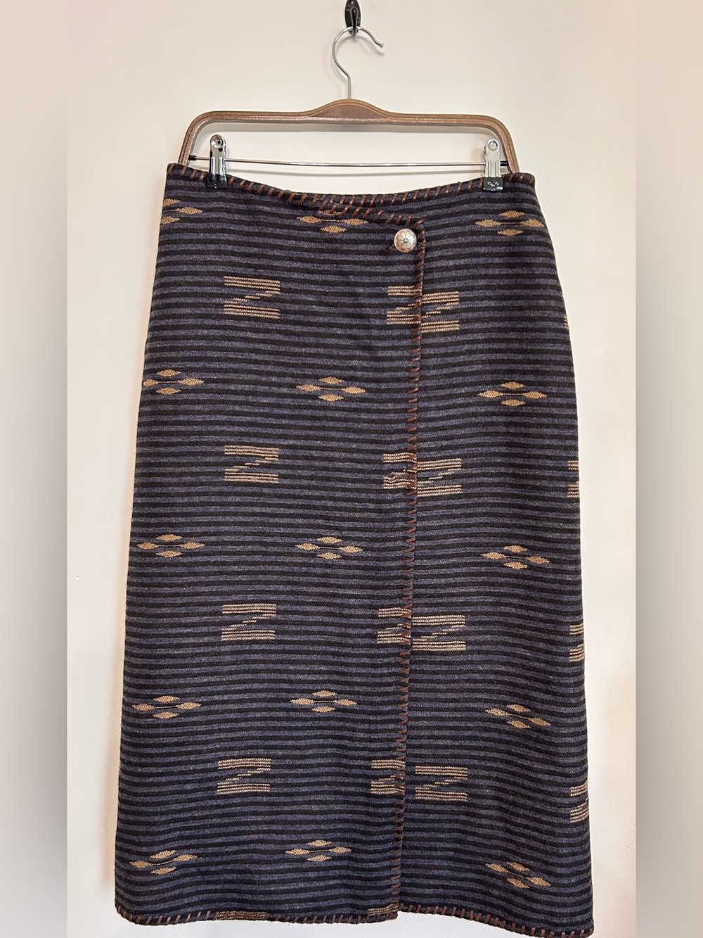 VINTAGE RALPH LAUREN 100% PURE NEW WOOL LEATHER WRAP SKIRT SOUTH WESTERN DESIGN